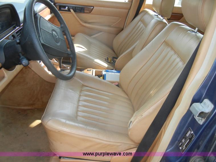 image for item D4241 1987 Mercedes Benz 300 SDL