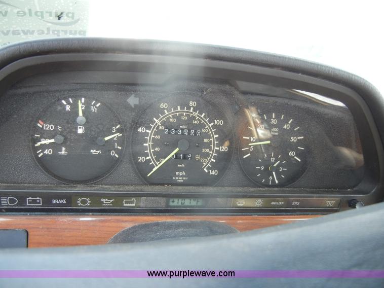 image for item D4241 1987 Mercedes Benz 300 SDL