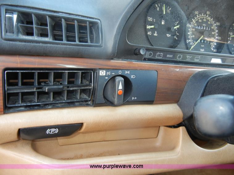 image for item D4241 1987 Mercedes Benz 300 SDL