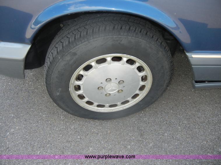 image for item D4241 1987 Mercedes Benz 300 SDL