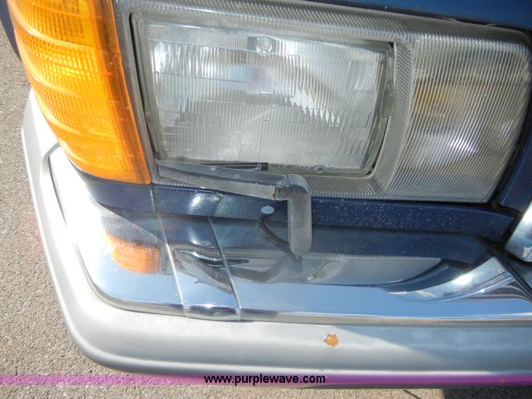 image for item D4241 1987 Mercedes Benz 300 SDL