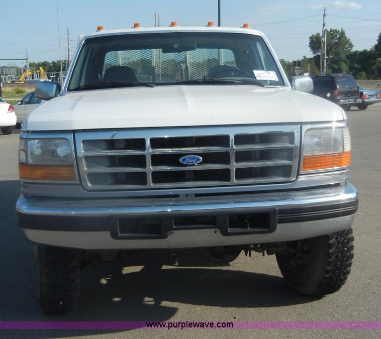 image for item D4243 1997 Ford F250 Heavy Duty flatbed pickup truck