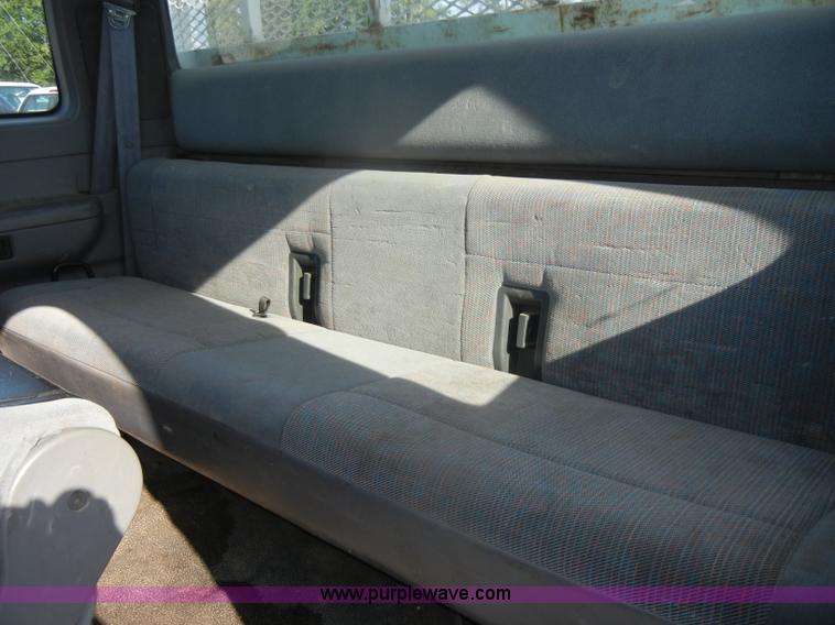 image for item D4243 1997 Ford F250 Heavy Duty flatbed pickup truck