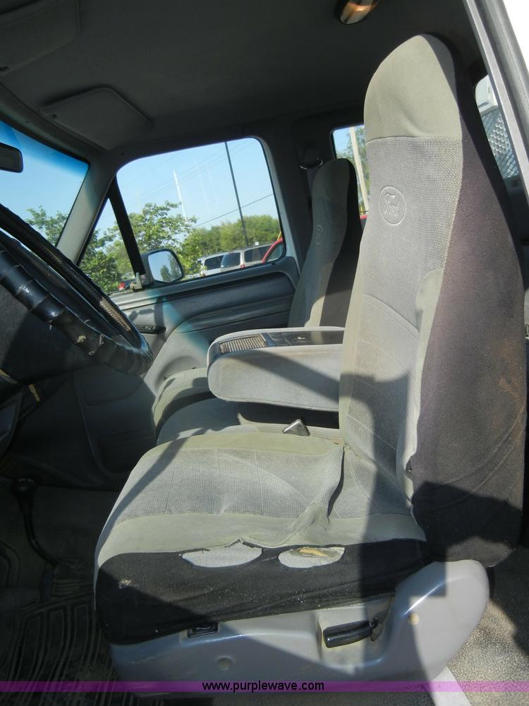 image for item D4243 1997 Ford F250 Heavy Duty flatbed pickup truck