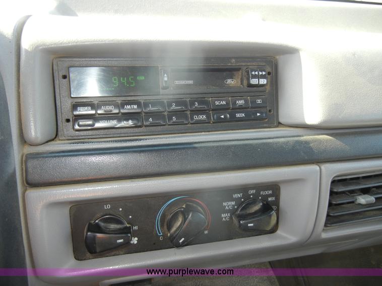 image for item D4243 1997 Ford F250 Heavy Duty flatbed pickup truck