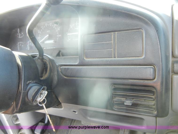 image for item D4243 1997 Ford F250 Heavy Duty flatbed pickup truck