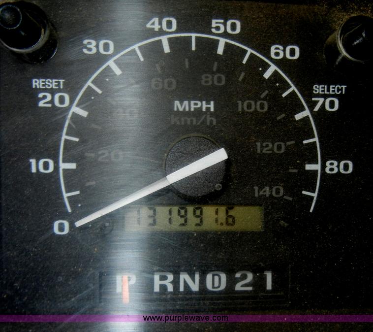 image for item D4243 1997 Ford F250 Heavy Duty flatbed pickup truck