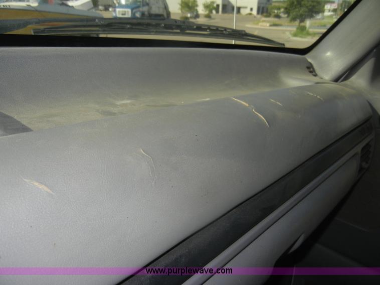 image for item D4243 1997 Ford F250 Heavy Duty flatbed pickup truck