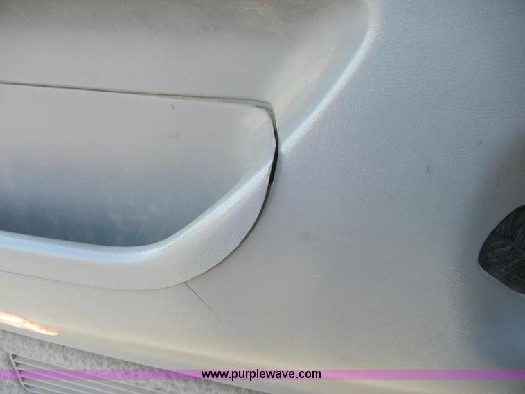 image for item D4243 1997 Ford F250 Heavy Duty flatbed pickup truck