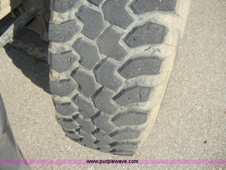 image for item D4243 1997 Ford F250 Heavy Duty flatbed pickup truck