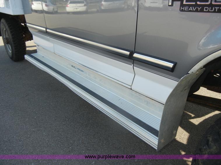 image for item D4243 1997 Ford F250 Heavy Duty flatbed pickup truck