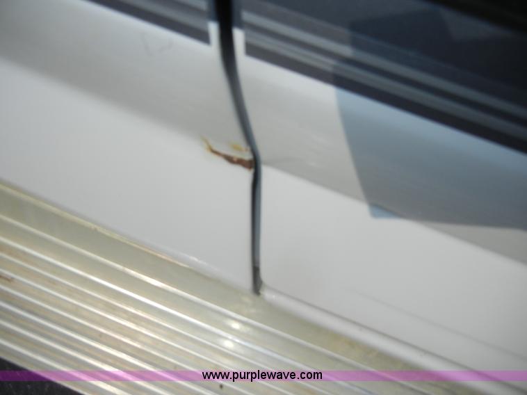 image for item D4243 1997 Ford F250 Heavy Duty flatbed pickup truck