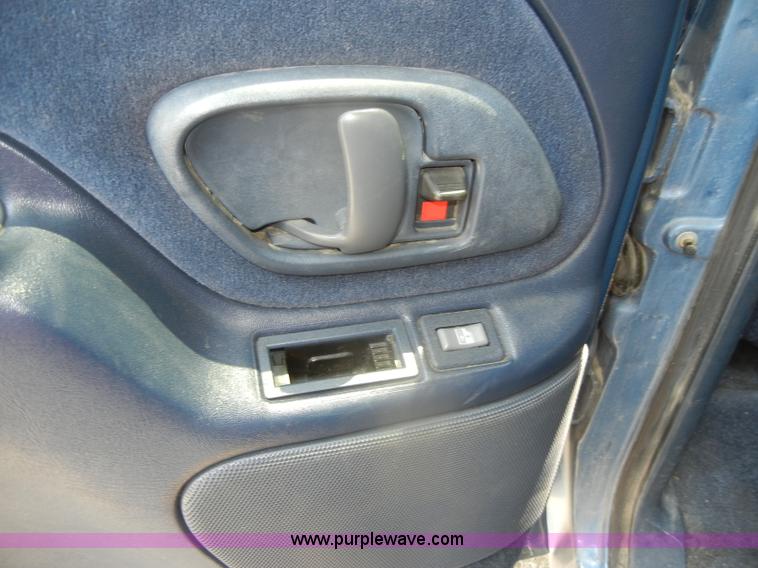 image for item D4244 1996 Chevrolet Suburban 1500 LS SUV