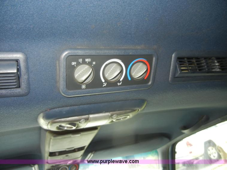 image for item D4244 1996 Chevrolet Suburban 1500 LS SUV