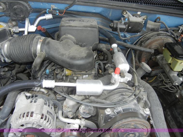 image for item D4244 1996 Chevrolet Suburban 1500 LS SUV