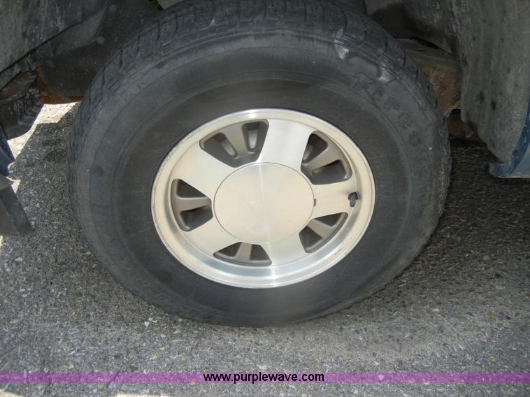 image for item D4244 1996 Chevrolet Suburban 1500 LS SUV