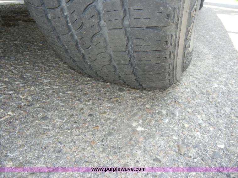 image for item D4244 1996 Chevrolet Suburban 1500 LS SUV