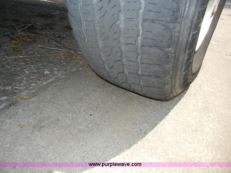 image for item D4244 1996 Chevrolet Suburban 1500 LS SUV