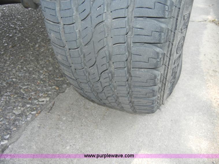 image for item D4244 1996 Chevrolet Suburban 1500 LS SUV