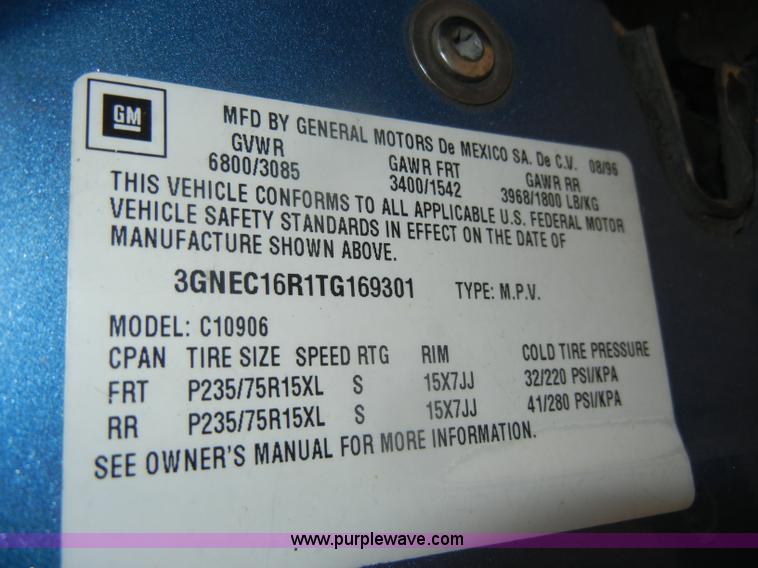 image for item D4244 1996 Chevrolet Suburban 1500 LS SUV