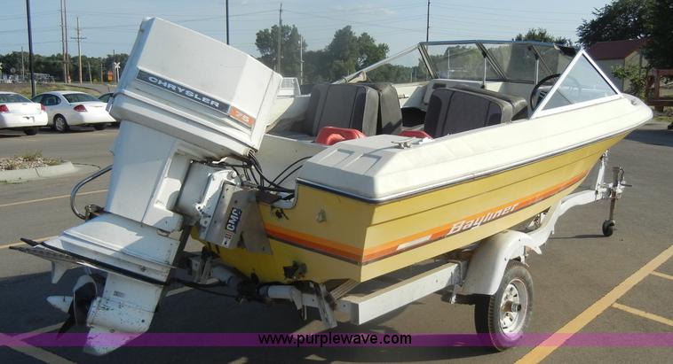 image for item D4343 1985 Bayliner 15' boat with trailer