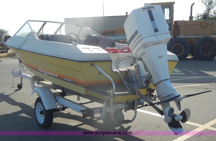 image for item D4343 1985 Bayliner 15' boat with trailer