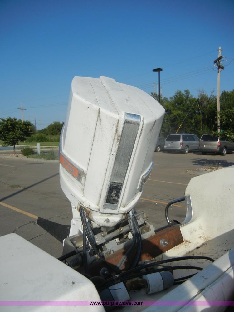 image for item D4343 1985 Bayliner 15' boat with trailer