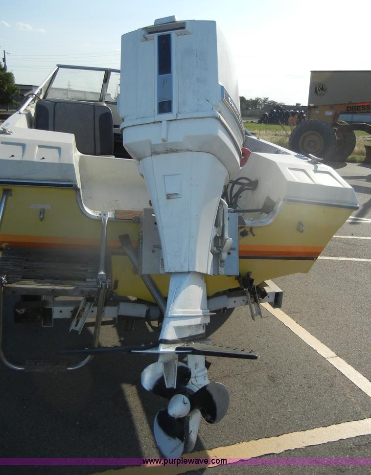 image for item D4343 1985 Bayliner 15' boat with trailer