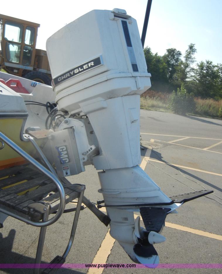 image for item D4343 1985 Bayliner 15' boat with trailer