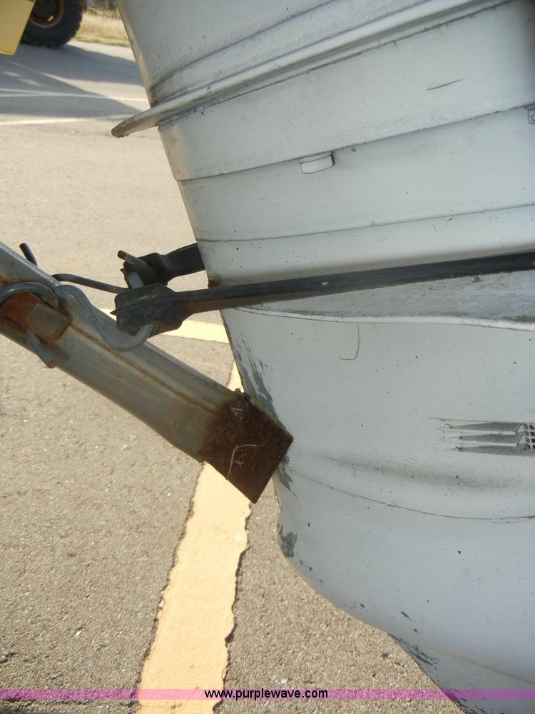 image for item D4343 1985 Bayliner 15' boat with trailer