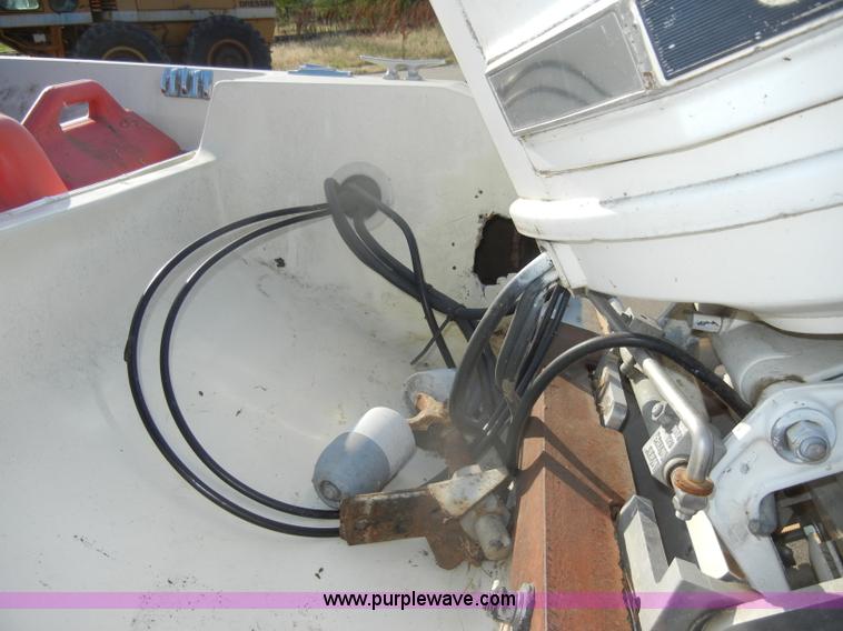 image for item D4343 1985 Bayliner 15' boat with trailer