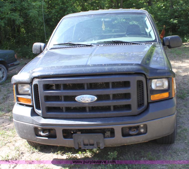 image for item D5023 2007 Ford F250 XL Super Duty pickup truck