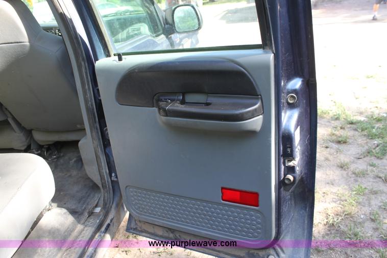 image for item D5023 2007 Ford F250 XL Super Duty pickup truck