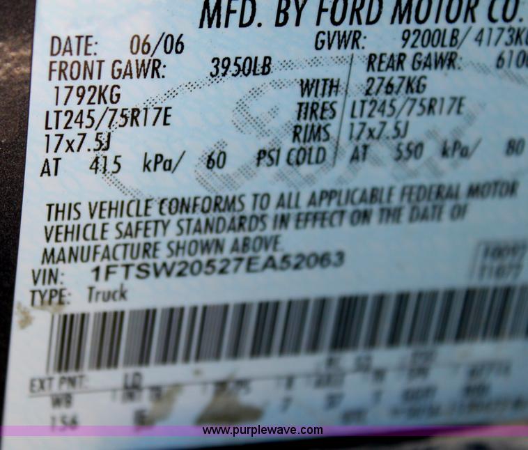 image for item D5023 2007 Ford F250 XL Super Duty pickup truck