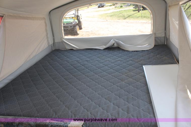 image for item D5209 2004 Jayco Qwest pop-up camper