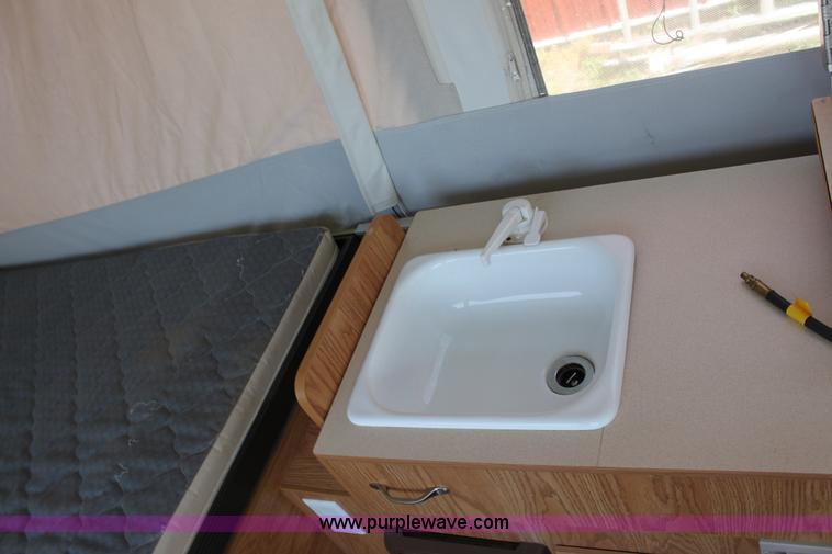 image for item D5209 2004 Jayco Qwest pop-up camper