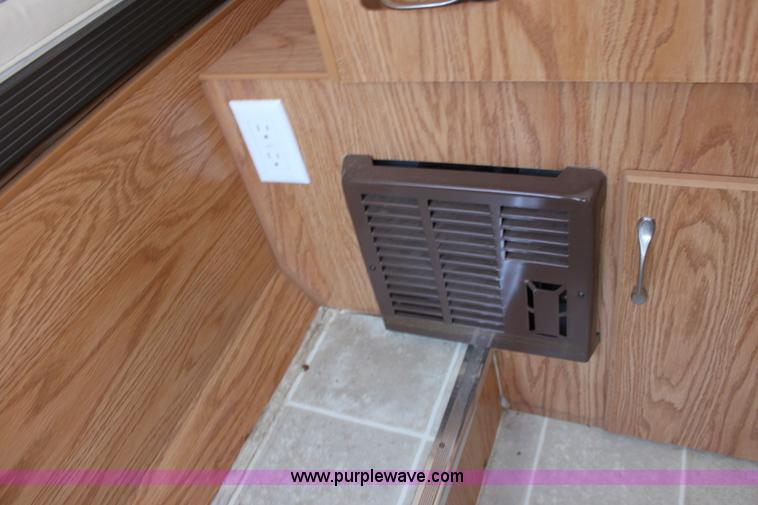 image for item D5209 2004 Jayco Qwest pop-up camper