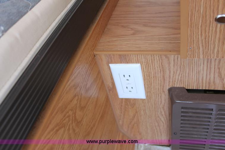 image for item D5209 2004 Jayco Qwest pop-up camper