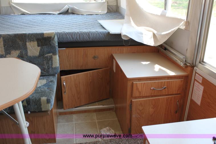 image for item D5209 2004 Jayco Qwest pop-up camper