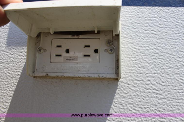 image for item D5209 2004 Jayco Qwest pop-up camper