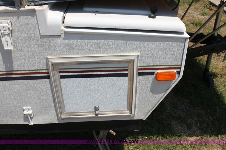 image for item D5209 2004 Jayco Qwest pop-up camper