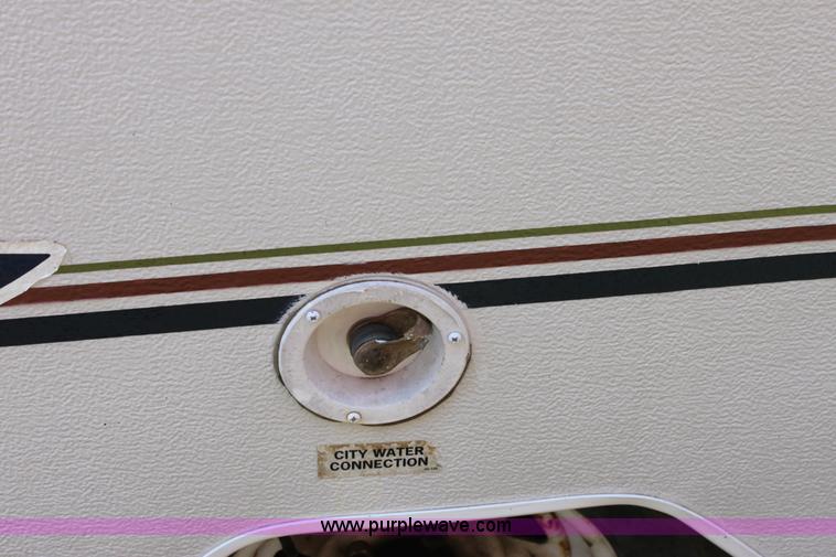 image for item D5209 2004 Jayco Qwest pop-up camper