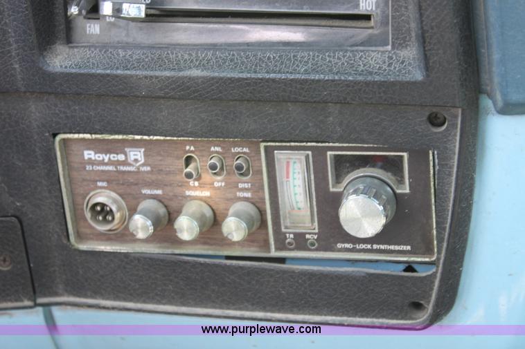 image for item D5212 1976 GMC Sierra 15 pickup truck