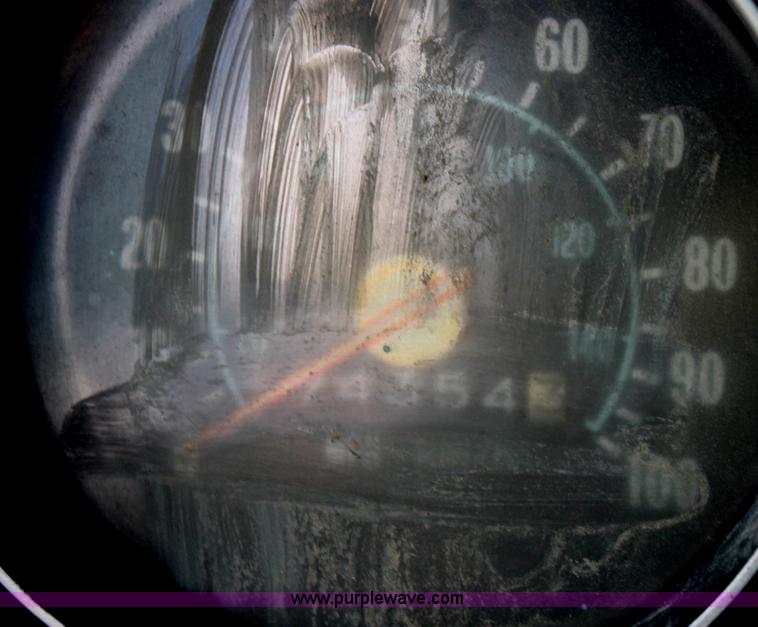 image for item D5212 1976 GMC Sierra 15 pickup truck