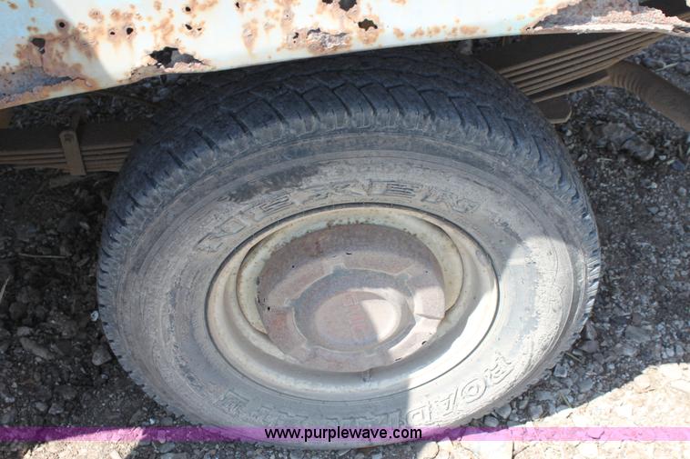 image for item D5212 1976 GMC Sierra 15 pickup truck