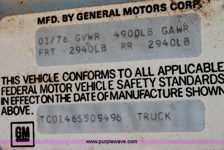 image for item D5212 1976 GMC Sierra 15 pickup truck