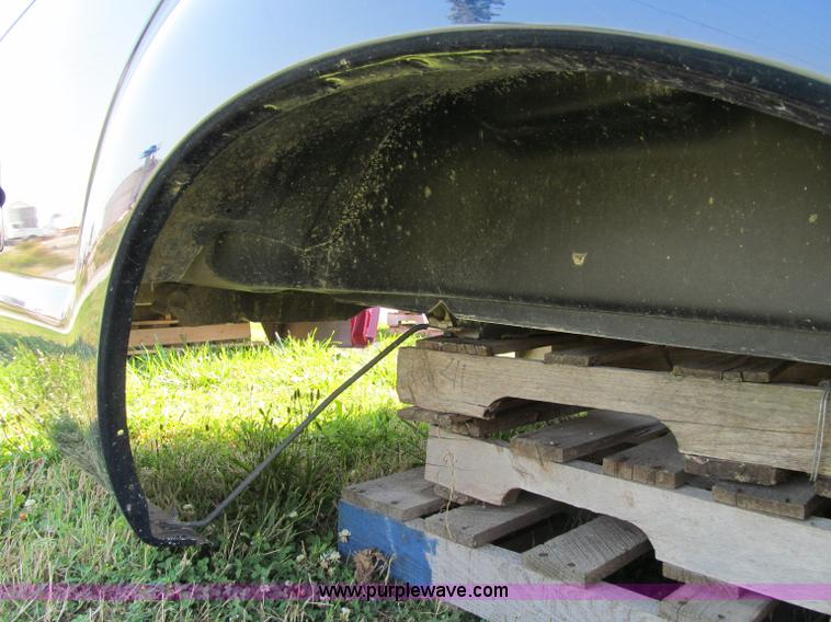 image for item E4502 Ford 8' pickup truck bed