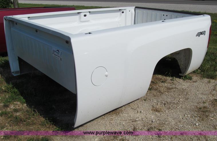 image for item E4503 Chevrolet 8' pickup truck bed