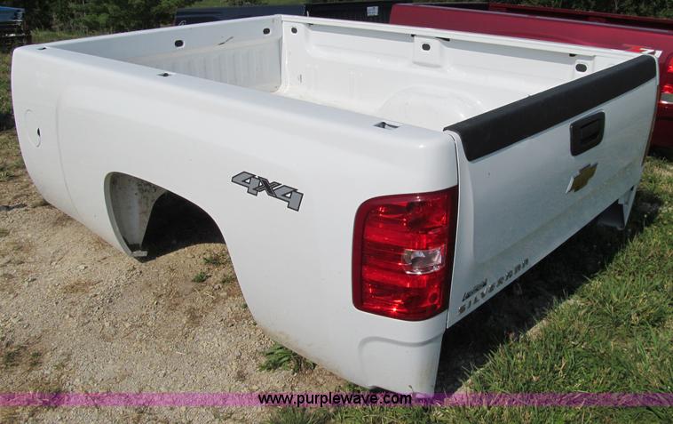 image for item E4503 Chevrolet 8' pickup truck bed