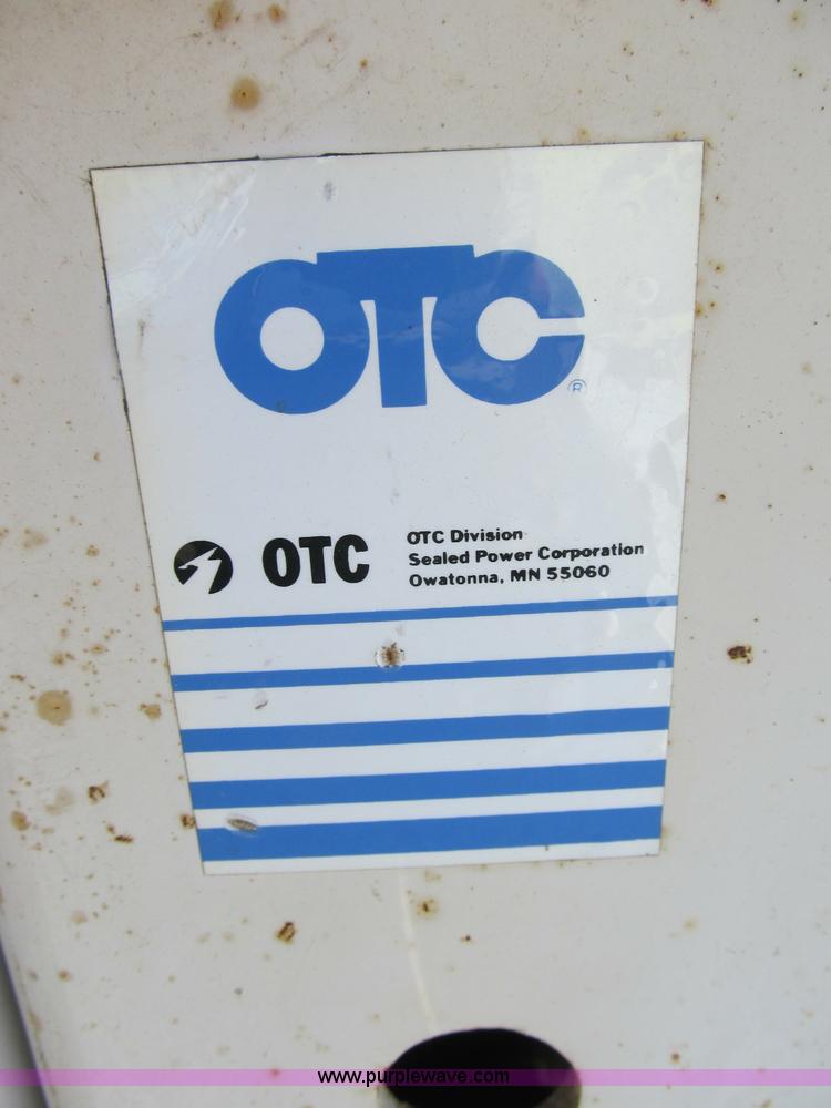 image for item K9291 OTC 6,000 lb revolver diesel engine stand